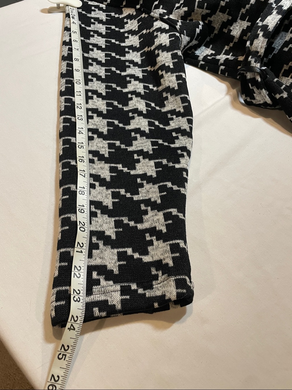 Roz & Ali Black and White Houndstooth Long Sleeve Wrap Coat - Picture 10 of 13